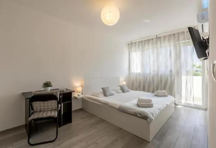 Sagitta Apartment